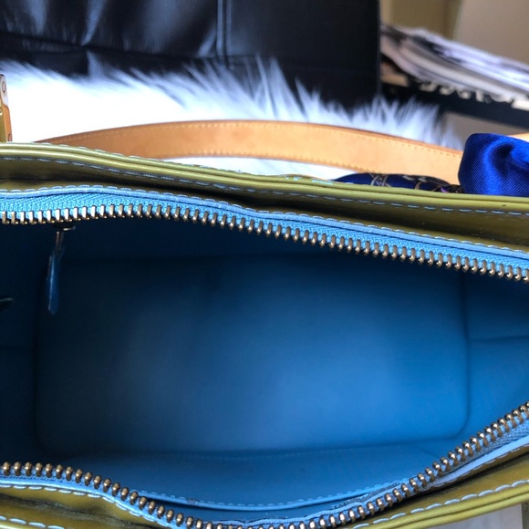 Authentic Louis Vuitton Huston Vernis bag - Picture 9 of 16